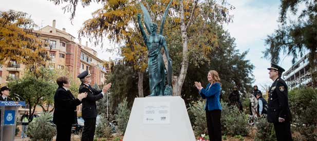 Carrasco recuerda que "de la unión nace la fuerza que logra que no haya espacio para quienes ponen en riesgo nuestra seguridad y nuestra libertad.