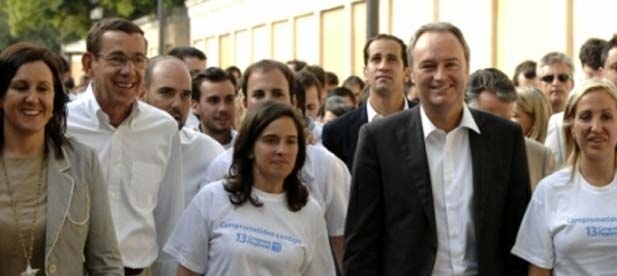 El presidente Fabra ha agradecido a Antonio Clemente &ldquo;lo que ha hecho durante estos a&ntilde;os, en los que ha sabido estar a la altura de las circunstancias, que no era f&aacute;cil, y ha sabido ganarse el cari&ntilde;o de la gente&rdquo;.