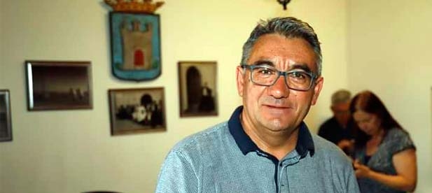 Ferrer: “El proyecto es idéntico, generamos oportunidades, creamos servicios y evitamos riesgos de edificios que hoy están al borde del derrumbe. Es oxígeno para el pueblo”