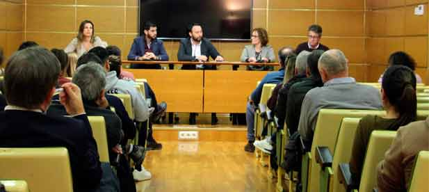 Por tercer a&ntilde;o consecutivo el gobierno municipal activa esta atenci&oacute;n presencial con el objetivo no solo de facilitar los tr&aacute;mites, sino tambi&eacute;n de resolver dudas que puedan tener los diferentes colectivos
