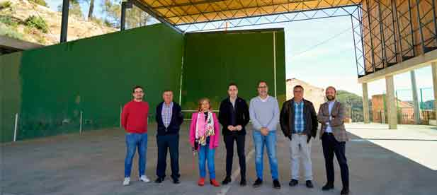 "En el equipo de Gobierno Provincial trabajamos para garantizar infraestructuras dignas en todos los municipios, y esta actuaci&oacute;n en Villamalur es un ejemplo del compromiso con el deporte y el desarrollo de nuestro territorio", se&ntilde;ala H&eacute;ctor Folgado