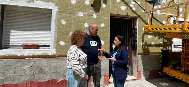 Giner: "Desde este equipo de gobierno mantenemos una apuesta constante por mejorar nuestros barrios y por poner recursos a disposici&oacute;n de los vecinos para que puedan actuar sobre sus viviendas"