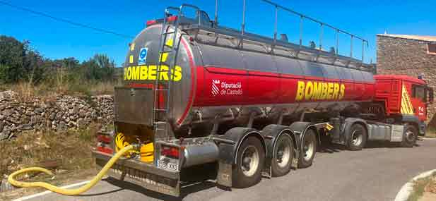 Cami&oacute;n deposito de los bomberos de Diputaci&oacute;n.