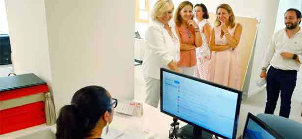 La unificaci&oacute;n de estos departamentos permite mejorar la coordinaci&oacute;n entre los profesionales y facilitar a la ciudadan&iacute;a el acceso a la atenci&oacute;n social