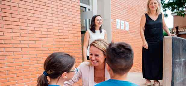 Carrasco ha visitado en este primer d&iacute;a de clase del nuevo curso el CEIP Sanchis Yago que estrena tambi&eacute;n mejoras.