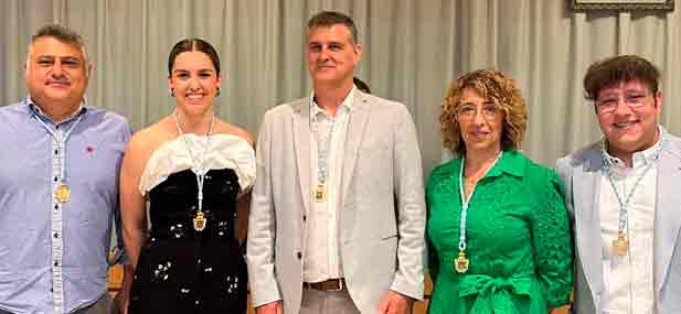Peris"Creemos que es una buena medida que el alcalde de l'Alcora debe solicitar tan pronto como est&eacute;n publicadas las bases. Nuestro municipio ha visto c&oacute;mo cerraban demasiados negocios locales en los &uacute;ltimos a&ntilde;os. El bono DipuComer&ccedil; es un buen torniquete"