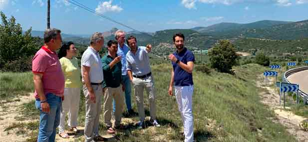 El tramo de v&iacute;a afectado por el proyecto, de 4,85 kil&oacute;metros, comenz&oacute; a ejecutarse hace un a&ntilde;o y a los pocos meses se suspendi&oacute;. El Gobierno de Espa&ntilde;a elimin&oacute; una l&iacute;nea discontinua que ahora genera graves problemas en el tr&aacute;fico