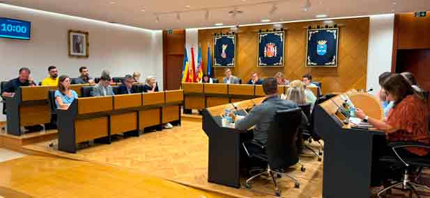 La sesi&oacute;n plenaria ha ratificado formalmente la proclamaci&oacute;n de las m&aacute;ximas representantes de las fiestas josefinas de 2027. Alba Vilarroig ha sido proclamada como Reina Fallera e In&eacute;s Pan&iacute;s como Reina Fallera Infantil de Burriana.