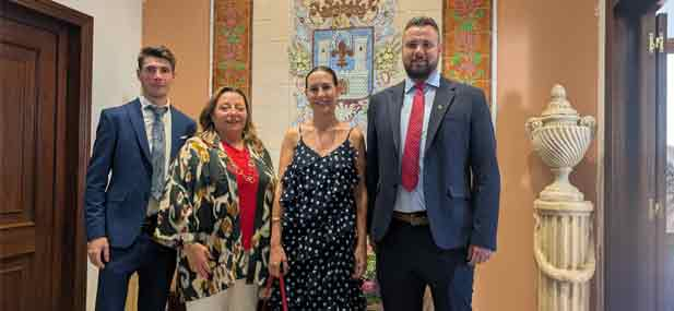 &ldquo;La presidenta Marta Barrachina act&uacute;a en el interior y responde con soluciones all&aacute; donde el presidente Pedro S&aacute;nchez da la espalda&rdquo;, declara la regidora del Partido Popular