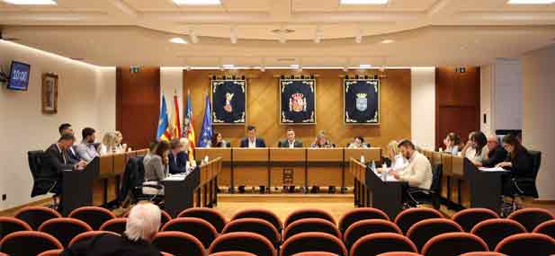 Tambi&eacute;n se aprueba la modificaci&oacute;n de las ordenanzas fiscales para 2027 con una reducci&oacute;n del 2,7 % del IBI y la nueva tasa reguladora para la tenencia de animales de compa&ntilde;&iacute;a.
