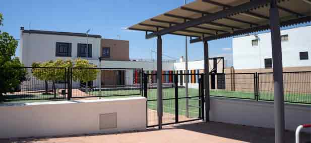 La localidad de la comarca del Baix Maestrat ingresa casi dos millones de euros del Consell para &ldquo;fortalecer el m&uacute;sculo del interior&rdquo;. &ldquo;Son servicios b&aacute;sicos que fijan poblaci&oacute;n&rdquo;, dice Pallar&eacute;s