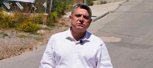 El PP hace un llamamiento al alcalde para que &ldquo;no enga&ntilde;e al pueblo&rdquo;. &ldquo;Los vecinos deben saber que el terreno no se puede ceder si el ayuntamiento no urbaniza el sector. Y en esta unidad hay propiedades particulares. Debe informar&rdquo;, pide Esteve