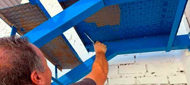 Un total de 48 trabajadores ejecutan labores de desbroce, conservaci&oacute;n de cunetas, pintura y mantenimiento de instalaciones municipales