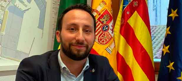El edil denuncia que el PSOE manipula la pol&eacute;mica para ocultar que fue su Plan General el que permiti&oacute; industrias junto a viviendas