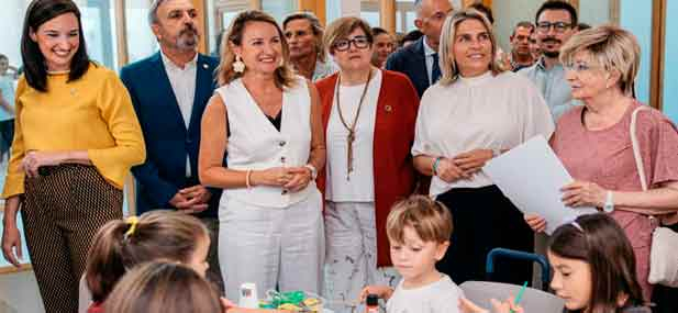 Carrasco: "El mayor &eacute;xito de esta biblioteca ser&aacute; que haya personas que puedan decir que aqu&iacute; comenz&oacute; su historia como lectores"