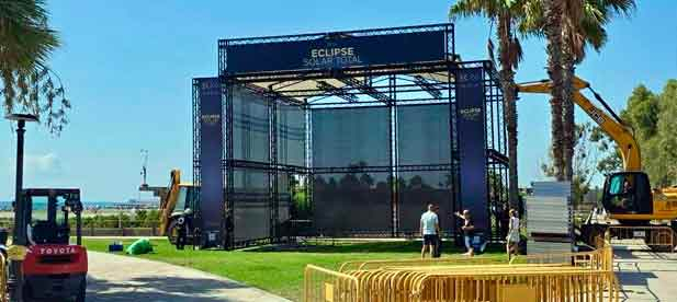 Se ultiman los trabajos en el 'Escenario Luna' y este lunes se iniciar&aacute; el montaje del 'Escenario Sol' en el entorno del Planetario y la playa del Pinar