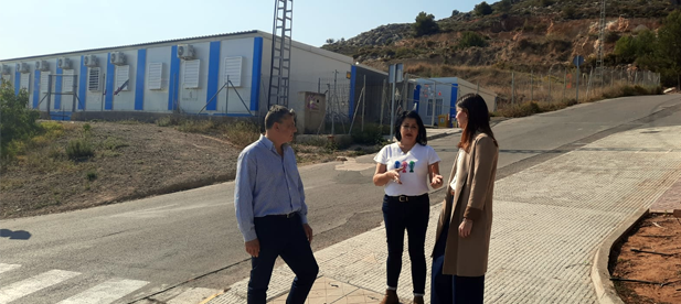 El solar de antigua fábrica Leoni es propiedad de una azulejera, de una entidad financiera y tres bancarias. Su compra se decidió el 27 de marzo de 2018 y hoy sigue pendiente.
