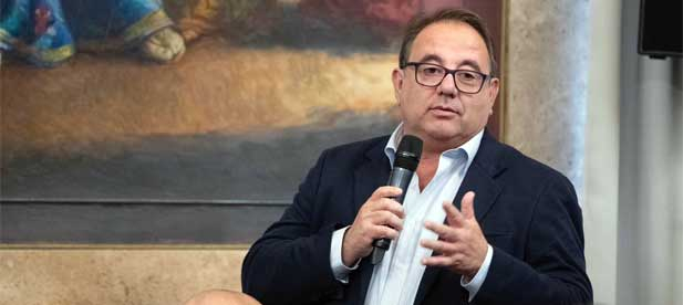 El liderazgo de la presidenta de la Diputación de Castellón se ha traducido "en beneficios para los castellonenses que fijaron su hogar en el mundo rural". "Muchas localidades no solo han frenado su despoblación, han superado la barrera de los cien"