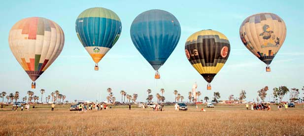 Tras un fin de semana lleno de actividades, los vuelos en globo aerostático han sido uno de los grandes atractivos, consolidando el evento como el pistoletazo oficial de la temporada de playas en la capital de la Plana