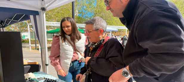 La teniente de alcalde del Grao, Ester Giner, resalta "el compromiso del equipo de gobierno con la actividad econ&oacute;mica del comercio local"