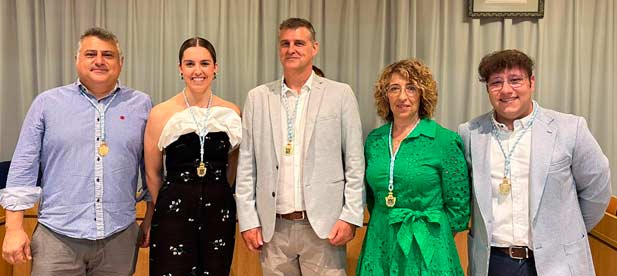 El Grupo Municipal del PP propone a Falomir "escuchar a los vecinos" y resolver "sus problemas reales". Calles y parques precarios, caminos abandonados o servicios que van a menos porque "el PSOE tiene que maquillar sus números rojos"