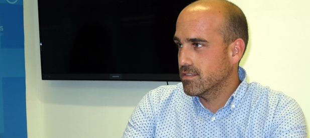 Guillamón: "Justo en verano, cuando más tiempo libre tienen los jóvenes, se les priva de un espacio de ocio donde realizar talleres, cursos o charlas."