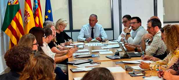 Sales critica la &ldquo;falta de previsi&oacute;n&rdquo; del Gobierno y afirma que Castell&oacute;n ha activado en tiempo r&eacute;cord una soluci&oacute;n para atender a los solicitantes sin colapsar los servicios municipales.