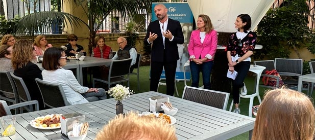Carrasco ha cerrado el acto resaltando su compromiso con la igualdad y ha señalado que, “si los ciudadanos nos dan su confianza, a partir del 28 de mayo daremos opciones a las familias para que las mujeres sigan rompiendo los techos de cristal"