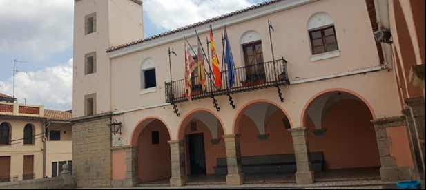 "Somos un pueblo al que benefician enormemente este tipo de programas puesto que fomentan la ocupaci&oacute;n y especializaci&oacute;n de los vecinos", se&ntilde;ala. Los trabajos se desarrollar&aacute;n en la zona ajardinada de Randur&iacute;as, parcelas p&uacute;blicas y Casa de la Cultura