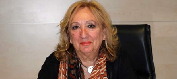 La imputada Josefa Tena otorga competencias a los dos tránsfugas del PP que se venden a cambio de una delegación, traicionando a los votantes de Torreblanca