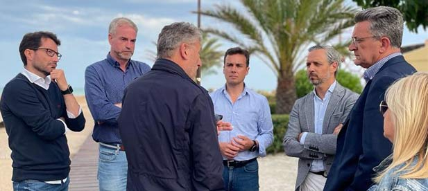 "La proposición plantea la modificación de la ley de costas para garantizar legalmente la protección que los poblados tradicionales de la costa no se derriban. Es un debate crucial", señala Adsuara