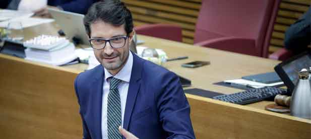La iniciativa, que se ha debatido en comisi&oacute;n, defiende con contundencia que el Gobierno del PSOE invierta en las carreteras de la provincia de Castell&oacute;n. "Necesitamos accesos a la N-340 y la AP-7. Necesitamos que acabe ya la marginaci&oacute;n a la provincia"