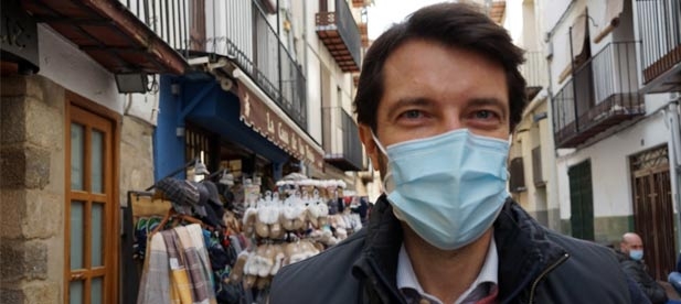 Para Jesús Lecha, "sabemos que el alcalde ha pagado desde el ayuntamiento a Francis Puig casi 300.000 euros del bolsillo de los vecinos, pero el importe es muy superior"