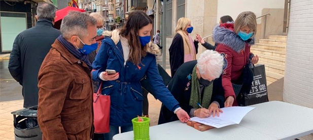 Barrachina: "Estamos en contra de las imposiciones ideológicas de la izquierda y de que el Estado decida por las familias el modelo educativo que premia los suspensos"