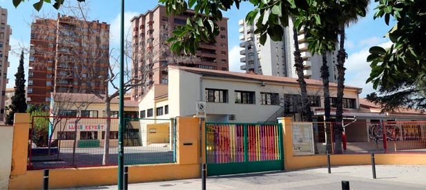 La inspección de Educación ya acudió la semana pasada al centro Lluis Revest en busca de explicaciones.
