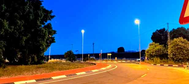 Sales destaca que la nueva iluminaci&oacute;n, reclamada por los vecinos, mejorar&aacute; la seguridad vial y la seguridad en la zona.
