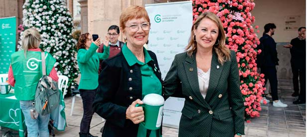  La detección precoz de la enfermedad ha sido fundamental para lograrlo y en eso la Asociación Española Contra el Cáncer ha tenido un papel esencial", declara la alcaldesa