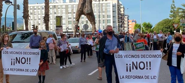 Carrasco: "El PP va a seguir al lado de los vecinos, como siempre ha estado, oponiéndose a una reforma que responde al capricho de una alcaldesa que no escucha ni pisa la calle"