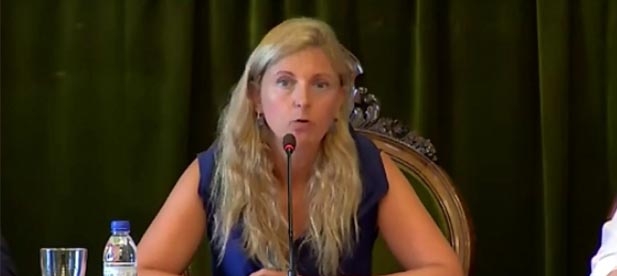 Redondo tilda de ‘gobierno irresponsable’ el de Amparo Marco y sus socios Compromís y Unidas Podemos que, sin ningún rubor, aseguran que no habrá presupuesto municipal hasta el mes de junio