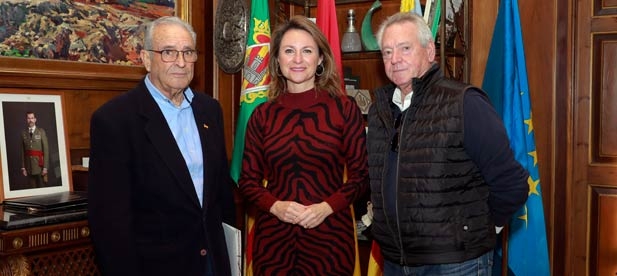 "Vamos a sacar a licitación un nuevo contrato independiente para pavimentar las dos motas del Riu Sec y daremos solución, tal y como nos comprometimos al problema de inundaciones en la Molinera, Senillar y Bovar", indica Carrasco.