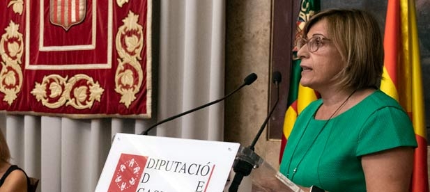 “O las instituciones que tienen competencia en tratamientos, Consell y Diputación, se creen que este es un problema de salud pública o no podremos los ayuntamientos hacer frente a este problema afirma la diputada provincial del PPCS