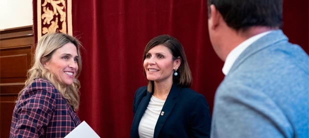 La vicepresidenta y diputada de la Oficina de Fondos Europeos, María Ángeles Pallarés, destaca "el firme compromiso del equipo de Gobierno Provincial con la promoción de la información y participación ciudadana en asuntos europeos"