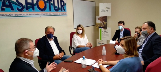 La diputada provincial del PPCS, Susana Marqués, hace un llamamiento a ambos partidos para conseguir el revulsivo que los profesionales piden desde hace meses