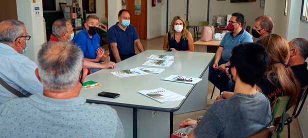 La presidenta provincial del PPCS, Marta Barrachina, se reúne con la Federación Coordinadora de Entidades Ciudadanas de Castellón para defender la suspensión del 'tarifazo' eléctrico
