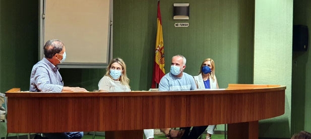 Marta Barrachina: “El mejor fruto de esta tierra no merece acabar en el suelo por el desprecio de quien gobierna”