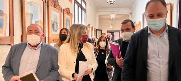 Martínez lamenta que el PSOE “pacte gravámenes al territorio para asegurarse el sillón de la presidencia. Sus intereses políticos no deberían imponerse a las necesidades del territorio”, advierte