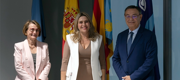 Marta Barrachina incide en la importancia de mantener una estrecha colaboración "para que todas las investigaciones, los estudios y los conocimientos generados en la UJI se transformen en oportunidades y progreso social en nuestro territorio"