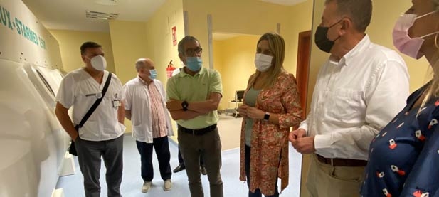 Marta Barrachina, líder del PP en la provincia, reivindica el futuro que el PSOE destruye y desmantela. "Hay que contratar sanitarios, no despedirlos y cerrar servicios vitales"