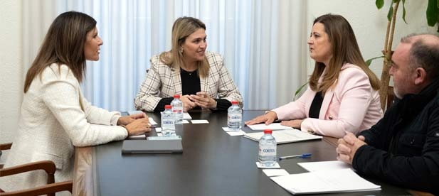 La presidenta de la institución provincial, Marta Barrachina, se reúne con la directora general de Planificación y Servicios de Labora, Marisa Mezquita, para abordar nuevas líneas de colaboración y mejorar la calidad del empleo en la provincia