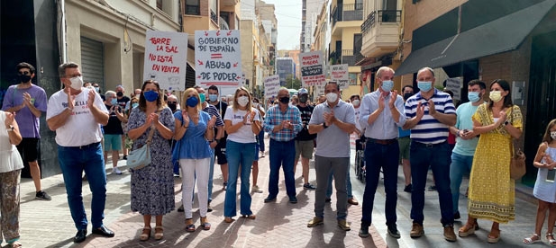 Marta Barrachina: “Es el momento de menos palabras y más hechos. Estas viviendas no están sobre dominio público marítimo y deben ser respetados los derechos y propiedades de los residentes en Torre la Sal"